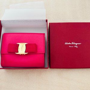 RARE❗️💯 Authentic Salvatore Ferragamo Vara Bow Wallet in Framboise Pebble
